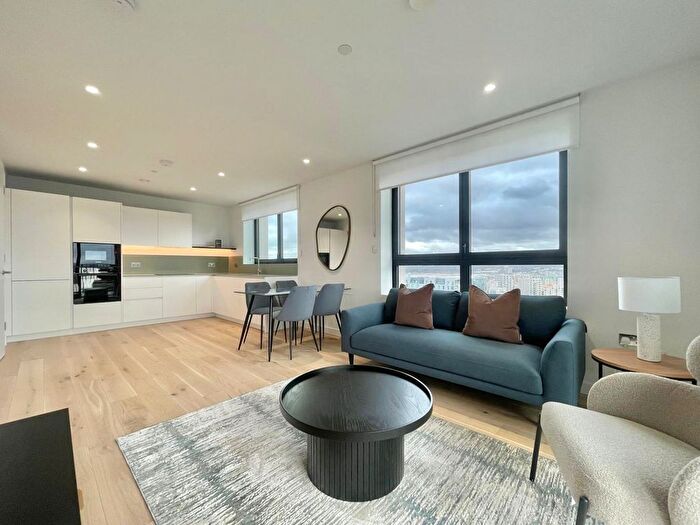 2 Bedroom Flat To Rent In Bella House, Pilot Walk, Greenwich Peninsula, London, SE10