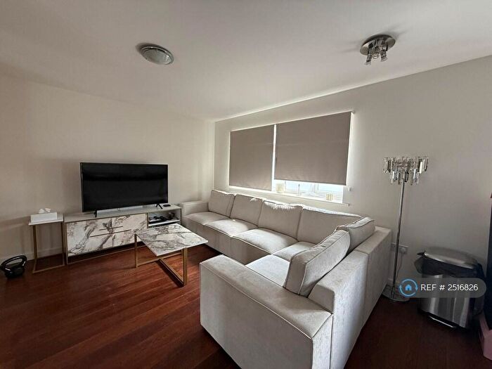 1 Bedroom Flat To Rent In Windings House, Morden, SM4