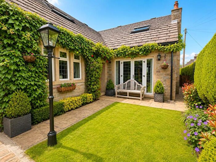 4 Bedroom Detached House For Sale In Brook Lane, Clayton, Bradford, BD14