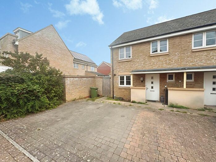 3 Bedroom Semi-Detached House To Rent In Day Close, St. Neots, PE19