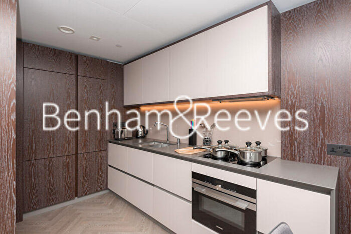 2 Bedroom Apartment To Rent In Circus Road, London, SW11
