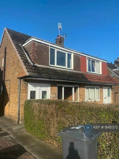3 Bedroom Semi-Detached House To Rent In Stockdale Crescent, Preston, PR5