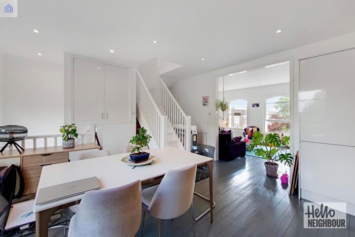 2 Bedroom Maisonette To Rent In Downs Park Road, London, E5