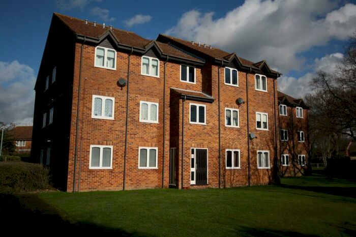 1 Bedroom Apartment To Rent In Yarrow Way, Locks Heath, Southampton, SO31