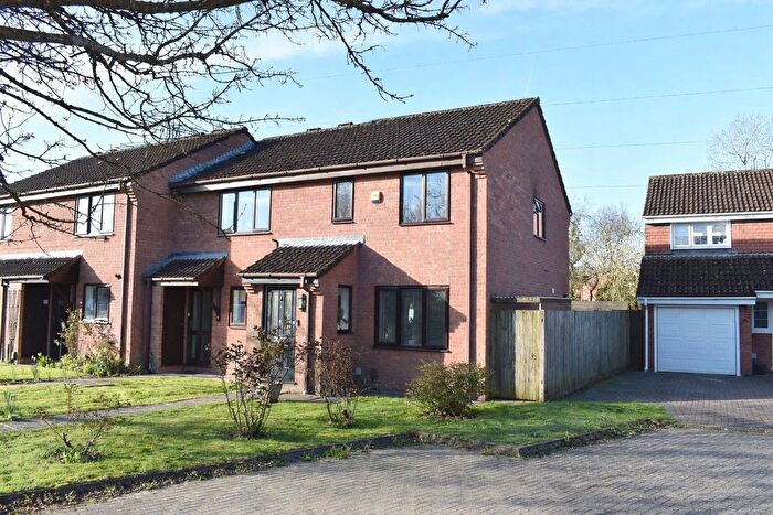 3 Bedroom Terraced House For Sale In Redwood Gardens, West Totton, Southampton, SO40