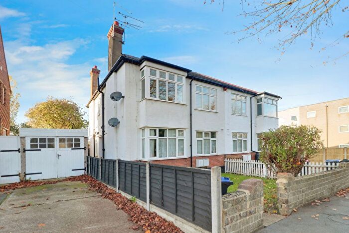 2 Bedroom Flat To Rent In Northville Drive, Westcliff-On-Sea, SS0