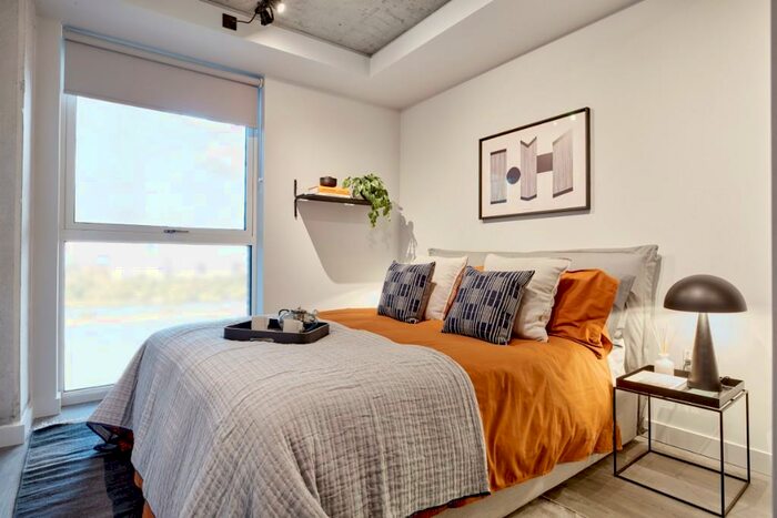 2 Bedroom Apartment To Rent In Wharf Approach, Leeds, West Yorkshire, LS1