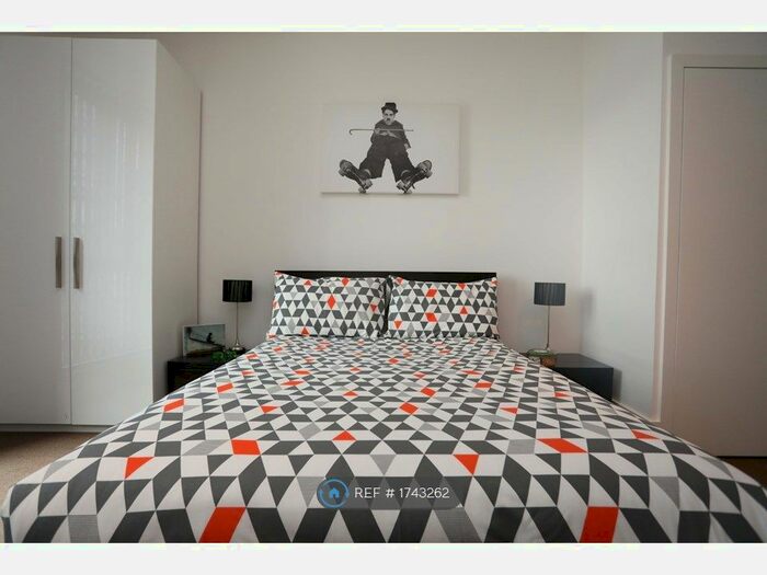 2 Bedroom Flat To Rent In Copenhagen Street, London, N1