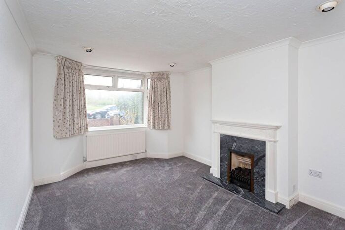 2 Bedroom Bungalow To Rent In Radlett Road, Watford, WD24