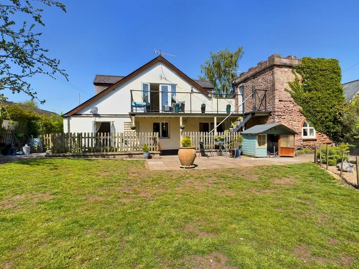 4 Bedroom Detached House For Sale In Glewstone, Ross-On-Wye, HR9