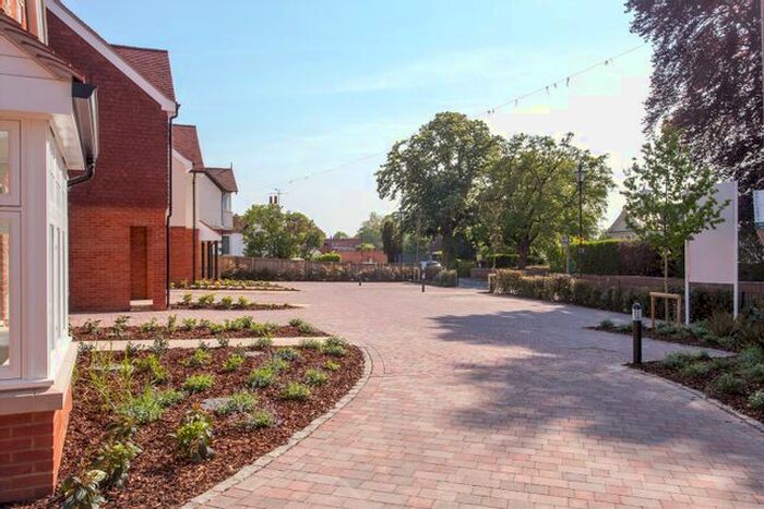 2 Bedroom Flat To Rent In Aston House, High Street, Wargrave, RG10
