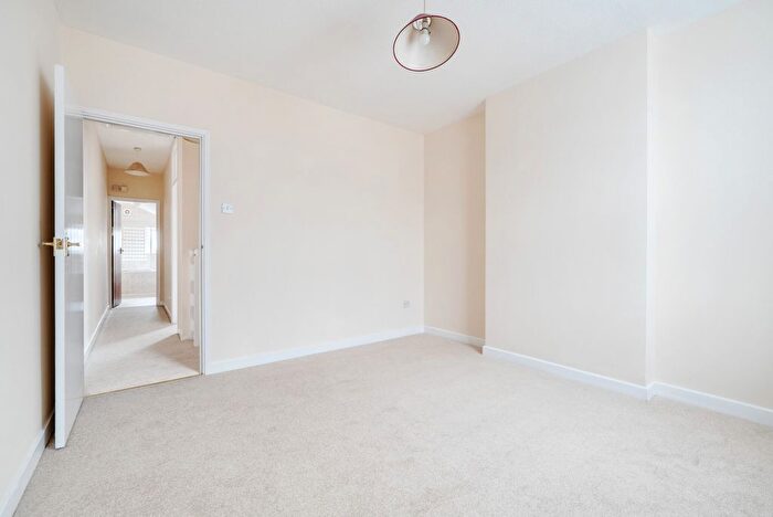 2 Bedroom Terraced House For Sale In Cumberland Road, Reading, Berkshire, RG1