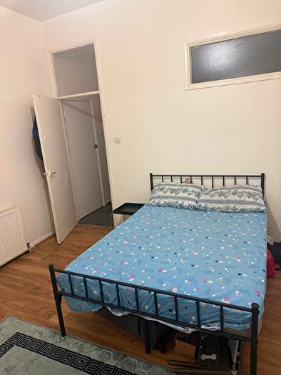 2 Bedroom Detached House To Rent In Mansfield Road, Ilford, IG1