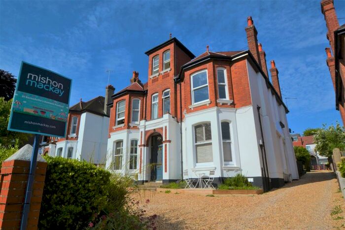 2 Bedroom Flat To Rent In Preston Park Avenue, Brighton, BN1