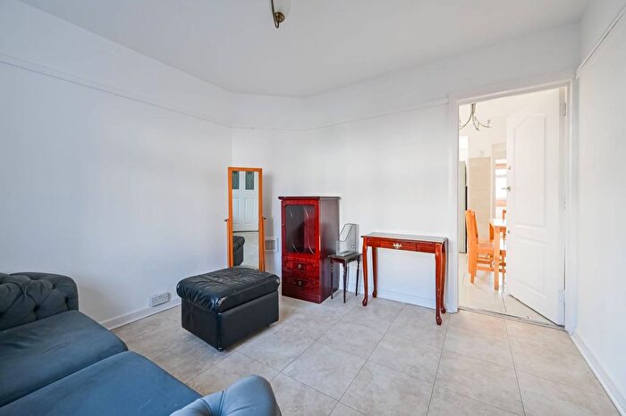 5 Bedroom Property To Rent In White Hart Lane, Tottenham, London, N17