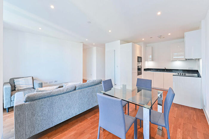 2 Bedroom Flat For Sale In Duncombe House, Woolwich Riverside, London, SE18