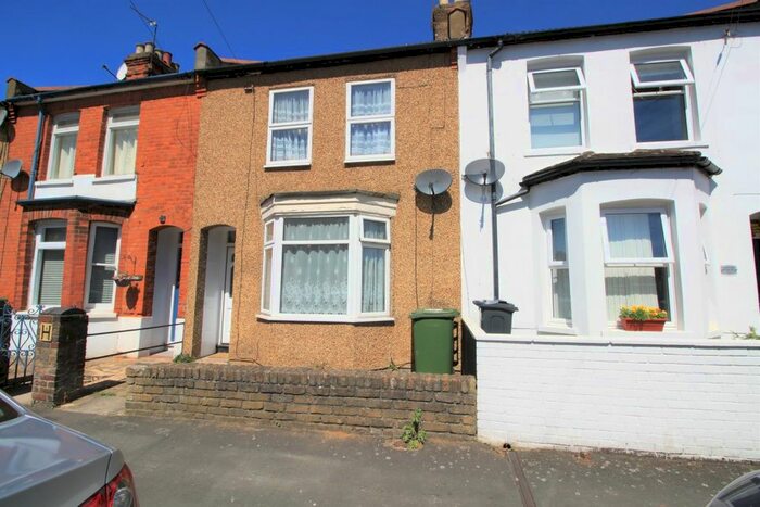 3 Bedroom Terraced House To Rent In Kings Avenue, Watford, WD18