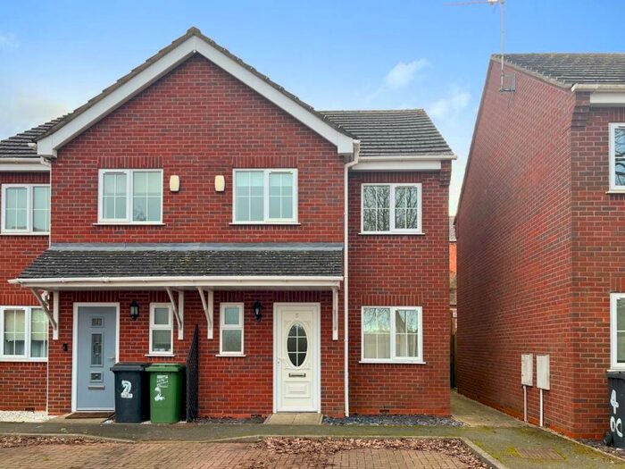 3 Bedroom House To Rent In Davids Close, Redditch, B97