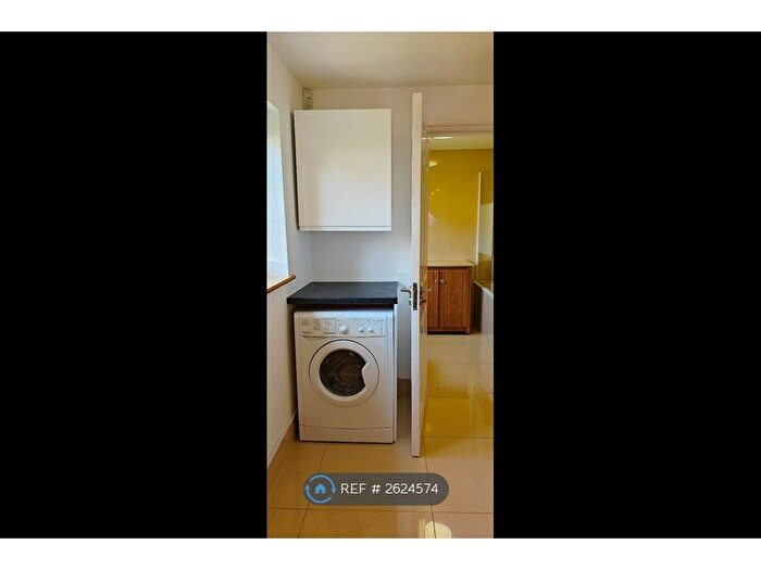 1 Bedroom Flat To Rent In Flower Lane, Mill Hill, NW7
