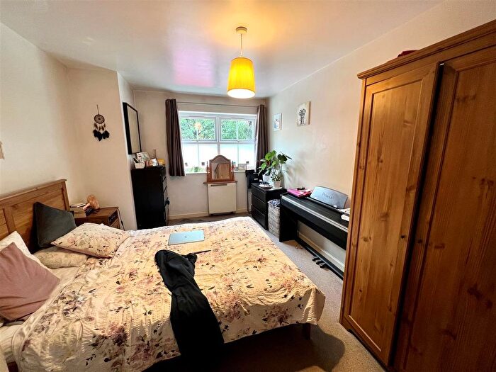 2 Bedroom Flat To Rent In Burton Road, Didsbury, Manchester, M20