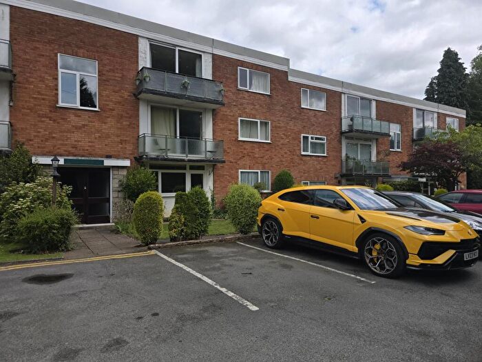 2 Bedroom Flat To Rent In Foley Road East, Four Oaks, Sutton Coldfield, B74