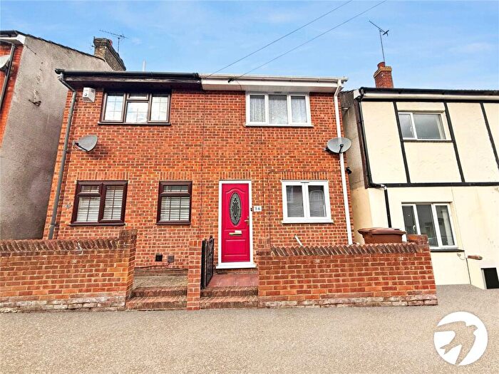 2 Bedroom Terraced House To Rent In Albany Road, Chatham, Kent, ME4
