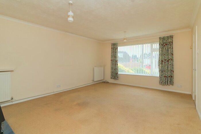 2 Bedroom Bungalow For Sale In Yeoman Gardens, Willesborough, Ashford, TN24