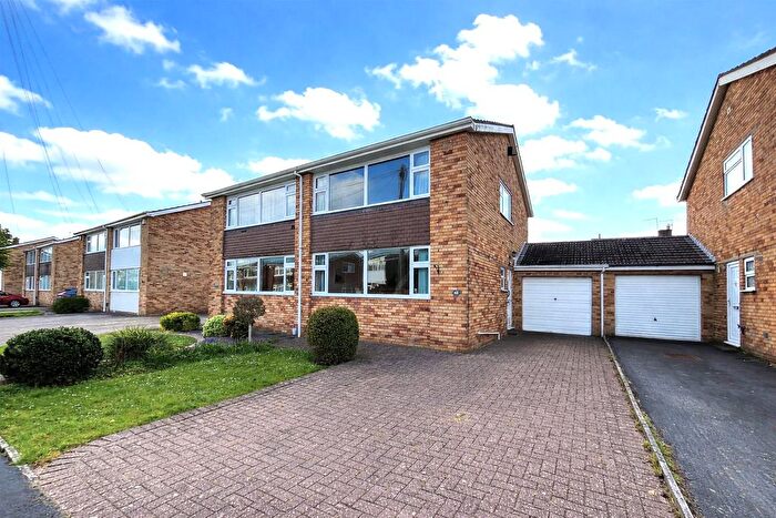 3 Bedroom Semi Detached House For Sale In Tereslake Green, Bristol, BS10