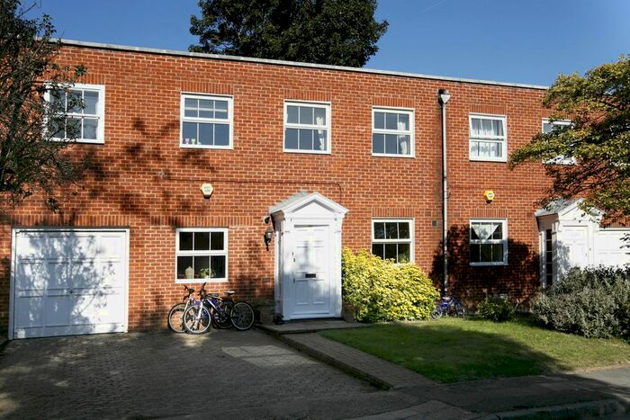 4 Bedroom Terraced House To Rent In Leeward Gardens, London, SW19