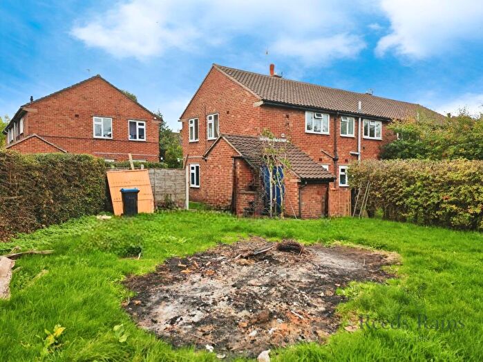 2 Bedroom Apartment For Sale In Grove Avenue, Lostock Gralam, Northwich, Cheshire, CW9