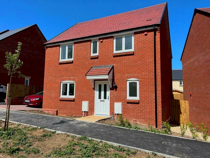 3 Bedroom House To Rent In Orchard Way - Weymouth, DT4