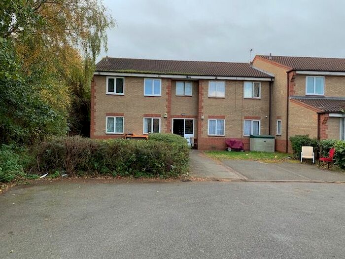 2 Bedroom Flat To Rent In Pickering Close, Leicester, LE4