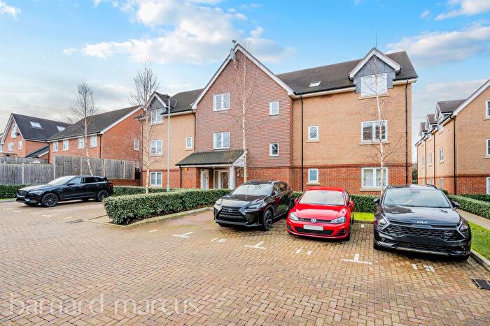 2 Bedroom Apartment For Sale In Ceres Crescent, Epsom, KT17