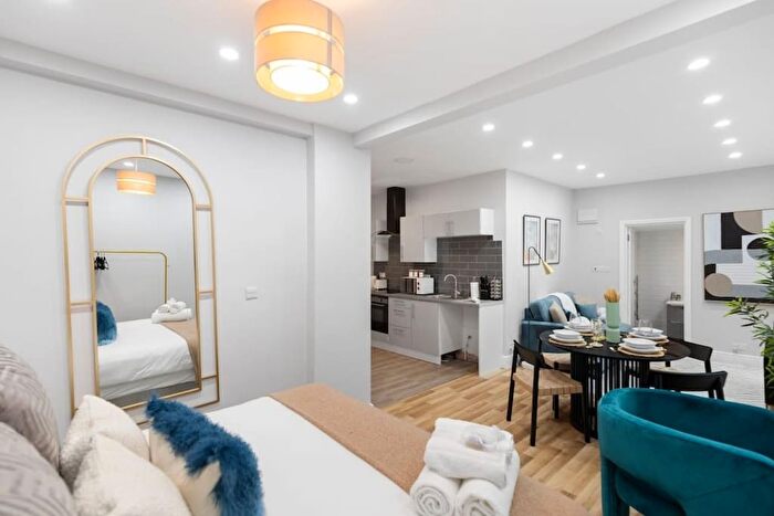 1 Bedroom Studio To Rent In Simrose Court, London, SW18