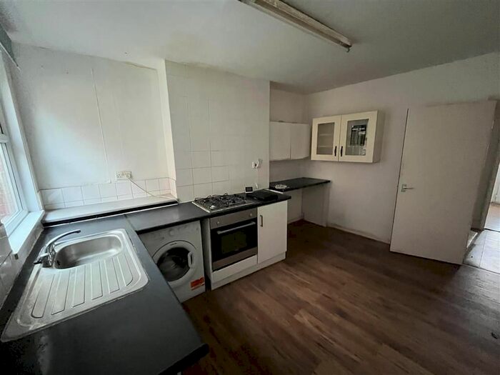 3 Bedroom Property To Rent In Alfreton Road, Nottingham, NG7