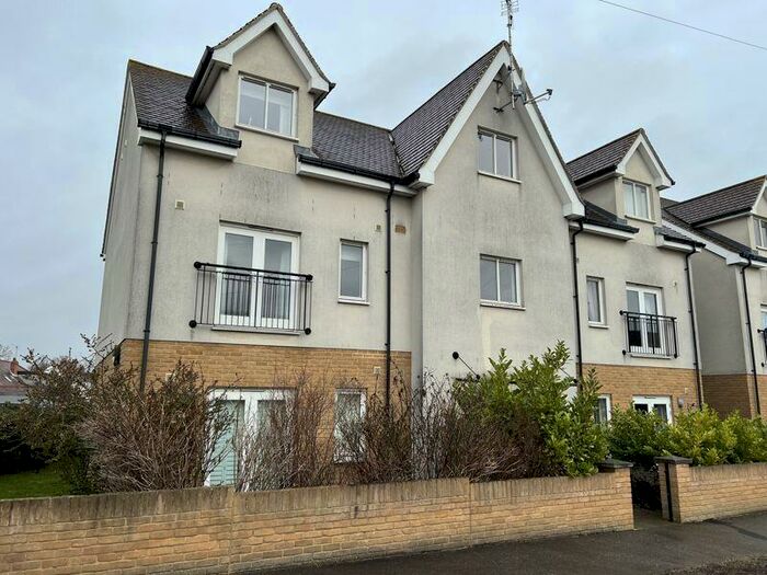 2 Bedroom Flat To Rent In Olive Avenue, Leigh-On-Sea, SS9