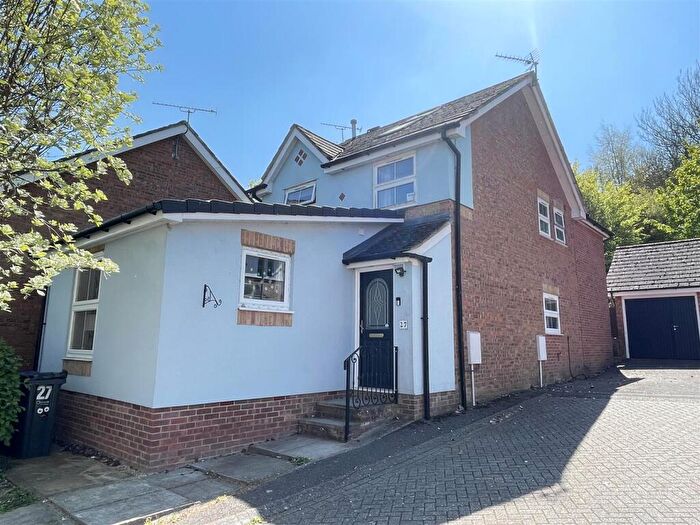 4 Bedroom Detached House For Sale In The Oakbournes, Bishopdown Farm, SP1