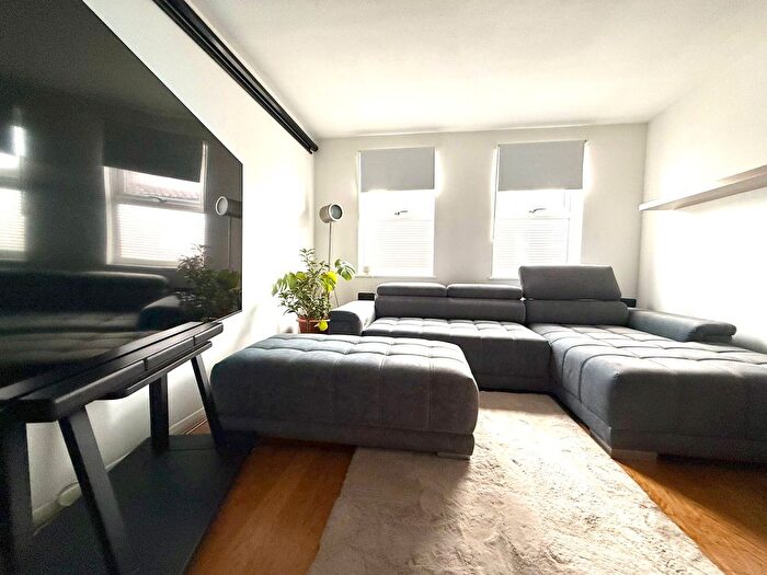 2 Bedroom Town House To Rent In Greenland Mews, Lewisham, SE8