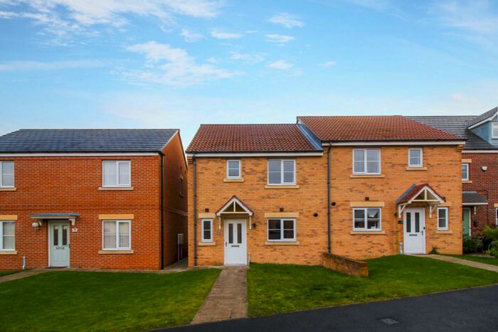 3 Bedroom Semi-Detached House To Rent In Viscount Close, Shiremoor, Newcastle Upon Tyne, NE27