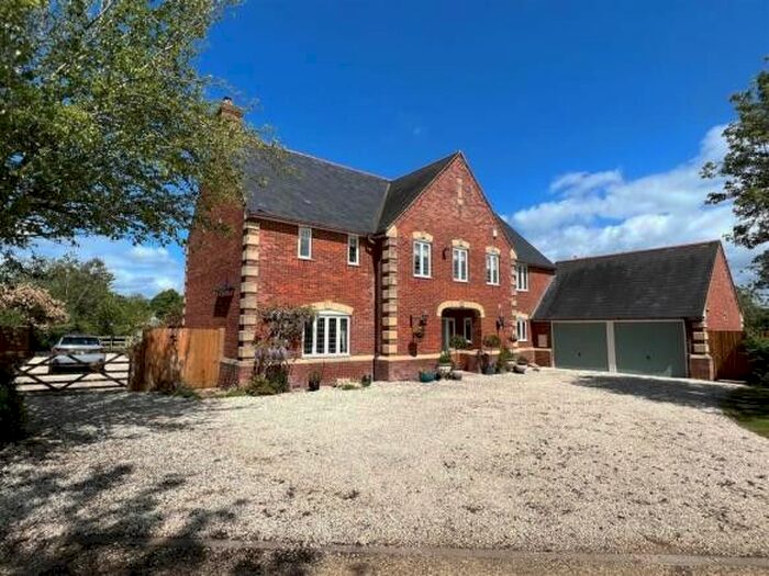 4 Bedroom Detached House To Rent In Hartley Gardens, Southam, CV47