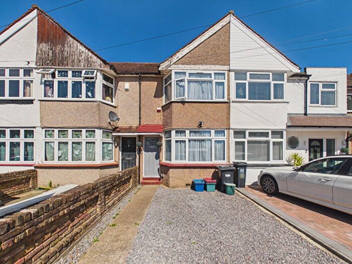 3 Bedroom Terraced House For Sale In Guildford Avenue, Feltham, Middlesex, TW13