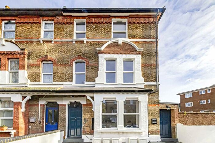 1 Bedroom Flat To Rent In Hartington Road, Ealing, W13
