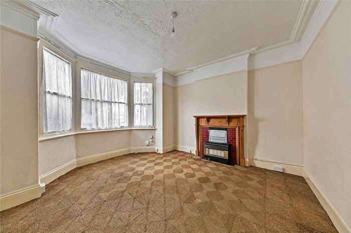 2 Bedroom Flat For Sale In Grosvenor Road, Twickenham, TW1