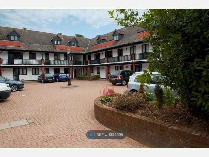 2 Bedroom Flat To Rent In Pryors Court, Baldock, SG7