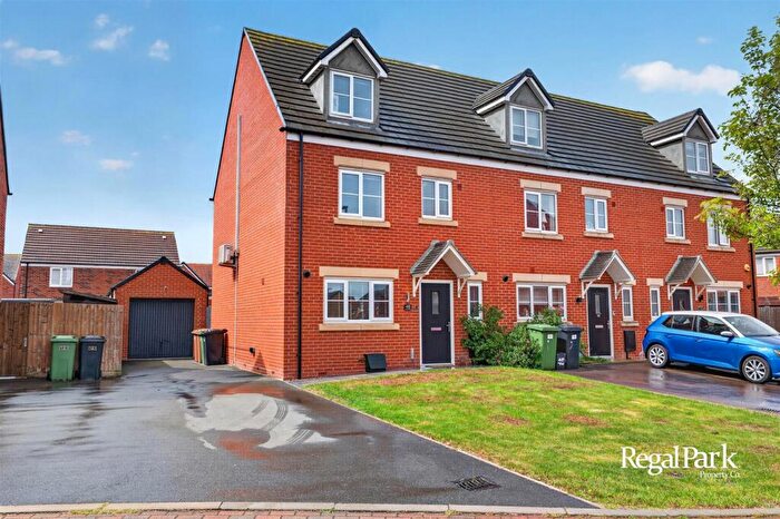 4 Bedroom End Of Terrace House For Sale In Morton Close, Hampton Gardens, Peterborough, PE7