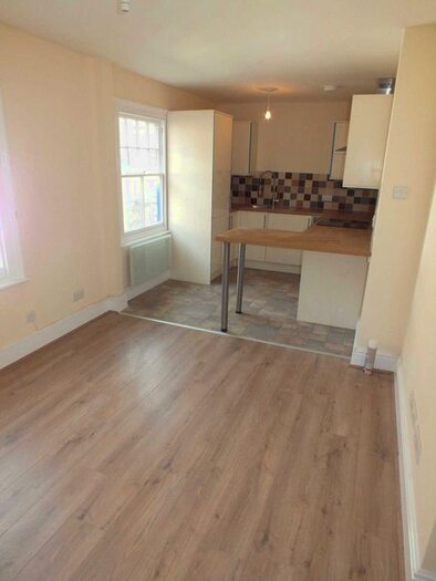 1 Bedroom Flat To Rent In High Street, St Neots, PE19