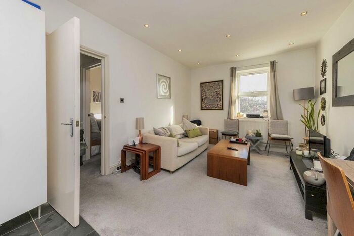1 Bedroom Flat To Rent In Stanthorpe Road, London, SW16
