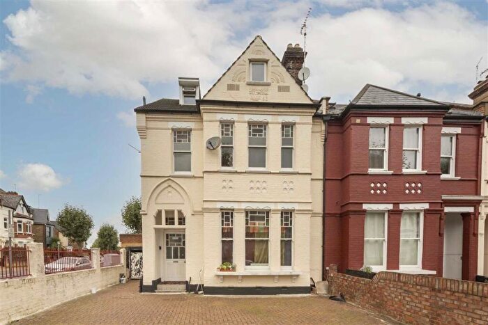 Studio To Rent In Chichele Road, Cricklewood, NW2