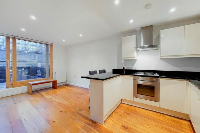 2 Bedroom Flat To Rent In St. Luke's Estate, Peerless Street, London, EC1V