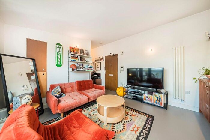 1 Bedroom Flat For Sale In Bemerton Street, Islington, N1